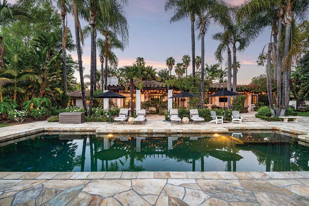 DreamHomesMag's tweet photo. Fully gated on nearly 3 acres, the property unfolds as a private compound of uncommon scale, land, &amp; serenity.

Presented by: @tvandamm DRE# 02011614 | Berkshire Hathaway HomeServices CA Properties &amp; @raser.realestategroup DRE# 01495025 | Compass

View: https://t.co/4ivl6iyxxW https://t.co/x5T1aO6hgM