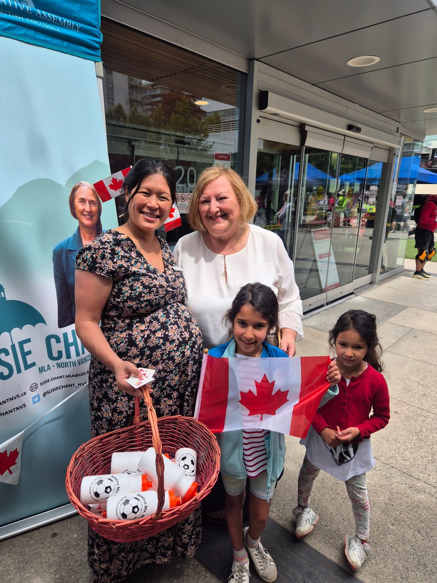 BowinnMa's tweet photo. Happy Canada Day! 🍁🇨🇦🍁 Grateful for another amazing Canada Day filled with laughter, fun, and engaging with community members. I'm so glad we could connect one last time before the little one arrives for the summer. https://t.co/9YPMSukwDh