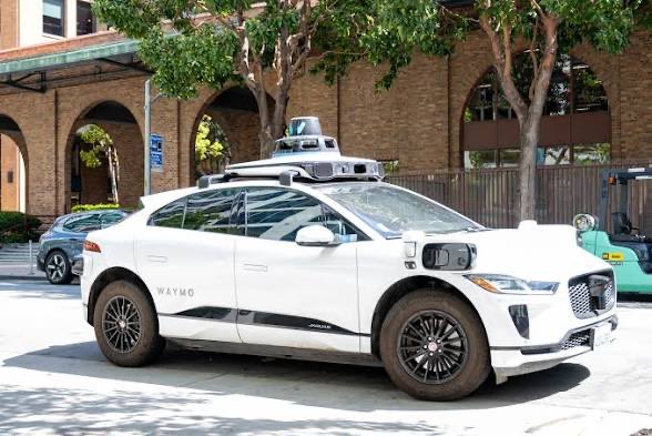 667e11's tweet photo. I like to think the Waymo roof LiDAR is secretly a derivative of the Apache Longbow radome … and that it retains the capability to track 16 simultaneous fire-and-forget targets via a vestigial Fire Control System https://t.co/nr6faBvf5O