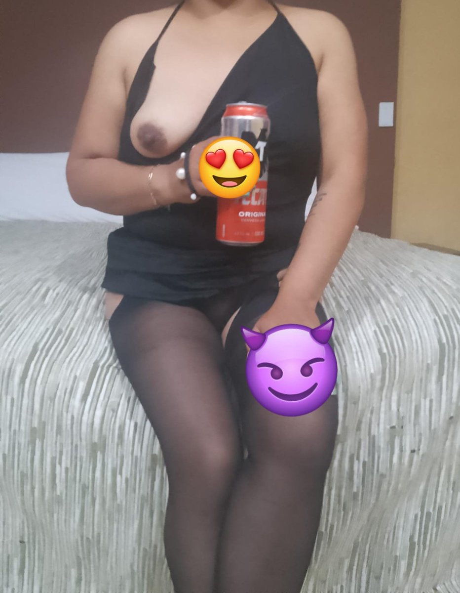 Complisses's tweet photo. Xq no nos queremos esperar al martes de tetas 🤭🤭🤭🤭, q tal luce Anel mi amor 😍. Comenten y compartan Atte. Omar https://t.co/w8NAJ4K0WH