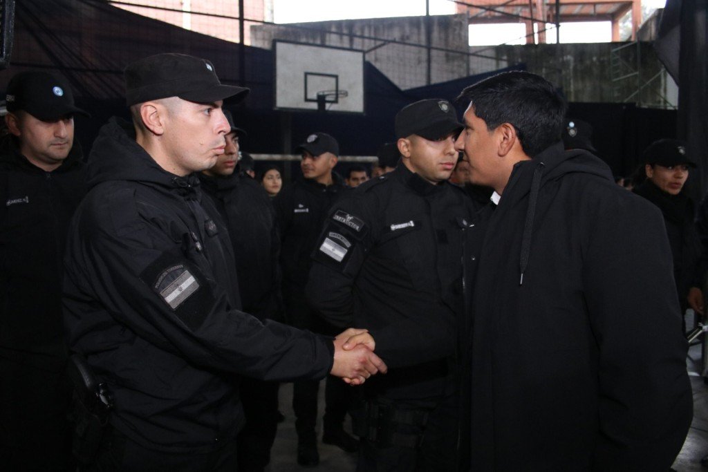 LapapaDiario's tweet photo. Banda del Río Salí sumó personal, cámaras, un tótem de asistencia y un vehículo para patrullaje preventivo.
https://t.co/mLbCzaWbuK https://t.co/XsfnK54iFc