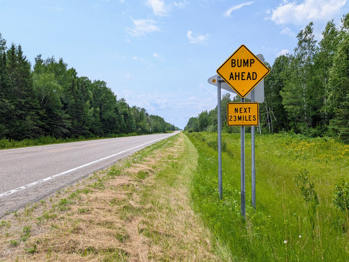 rubeishbin's tweet photo. along minnesota state highway 1 between cook and northome https://t.co/rRsJITMTOn