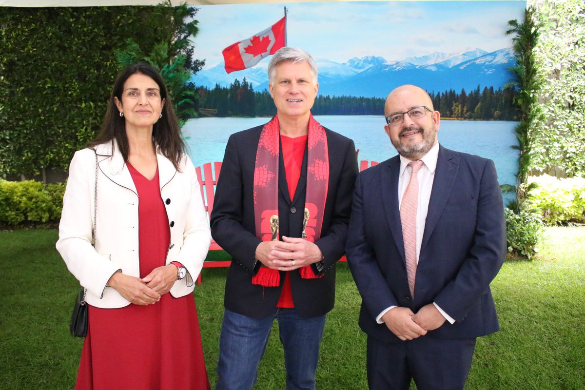 RepreNL_CDMX's tweet photo. La Coordinación de Relaciones Internacionales de la Representación de Nuevo León asistió a la conmemoración del Día Nacional de Canadá donde felicitamos al Embajador de Canadá de México, el Excmo. Cameron Mackay, en el marco de esta importante fecha para esta misión diplomática y para su comunidad en México.🇨🇦🤝🇲🇽

Este evento contó con la participación del Canciller Roberto Velasco Álvarez y con la presencia de funcionarios de los distintos niveles de gobierno y cuerpo diplomático acreditado en nuestro país.
#CDMX #NuevoLeón