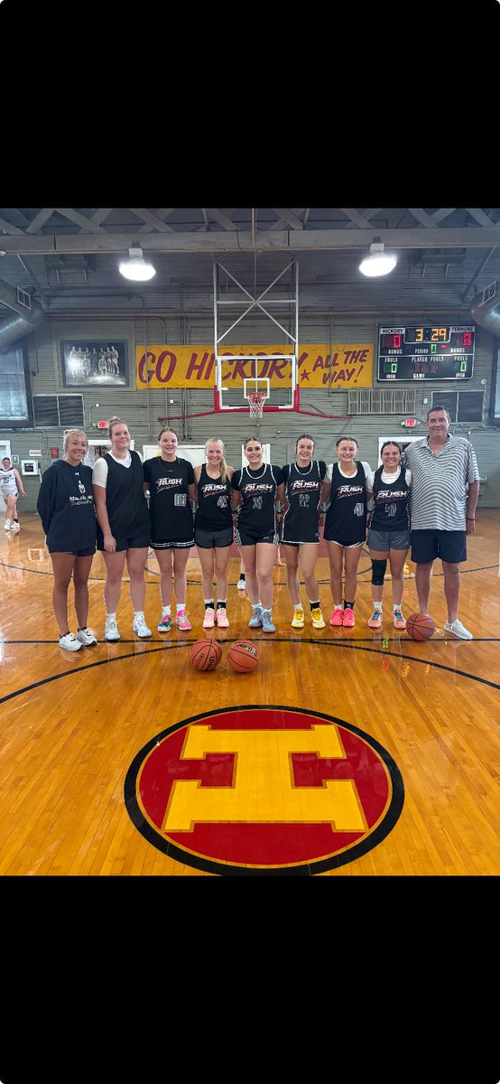 RushTeam76639's tweet photo. Team RUSH played at the Hoosier Gym  on 6/30 with 6 new prospect for the 2027 season as we take small steps becoming a S40 Team in 2027. A special shout out to TeamRUSH  2028 player Conleigh Davidson from Alexandria  helping out and scoring 19ots in a  50-41 victory. https://t.co/qctsRbLC1W