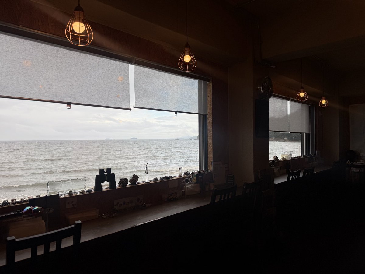 ONEOFFCAFE's tweet photo. おはようございます
7月2日木曜日
10時OPEN-17時CLOSE
（16時30分LO）

小雨がパラパラしていますが
西の方から晴れてきています

本日もご来店お待ちしてます☺️

#ONEOFFCAFE
#ワンオフカフェ
#たつのカフェ
#ライダースカフェ
#海の見えるカフェ https://t.co/WxomwTLIQp