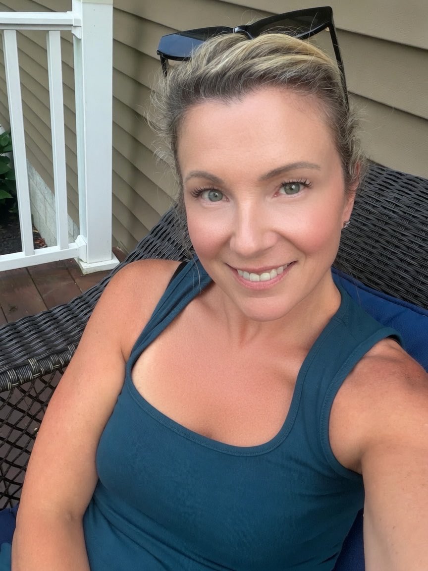 AmberforMAGA's tweet photo. Cheers my X friends 💕💋 https://t.co/4ByTkpVsw9