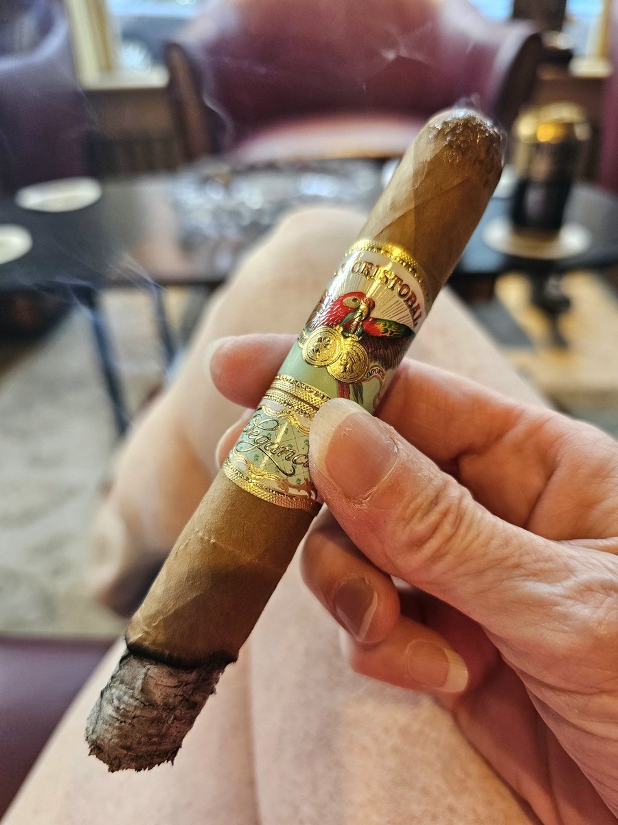 achickwithstick's tweet photo. Some days a bit of elegance balances out the crap.
Enjoying a San Cristobal Elegancia churchill @Beverley_Cigar, on this warm sweltering summer evening.
#seethebeautyintheday
#botl #solt https://t.co/xqlLACZi6A