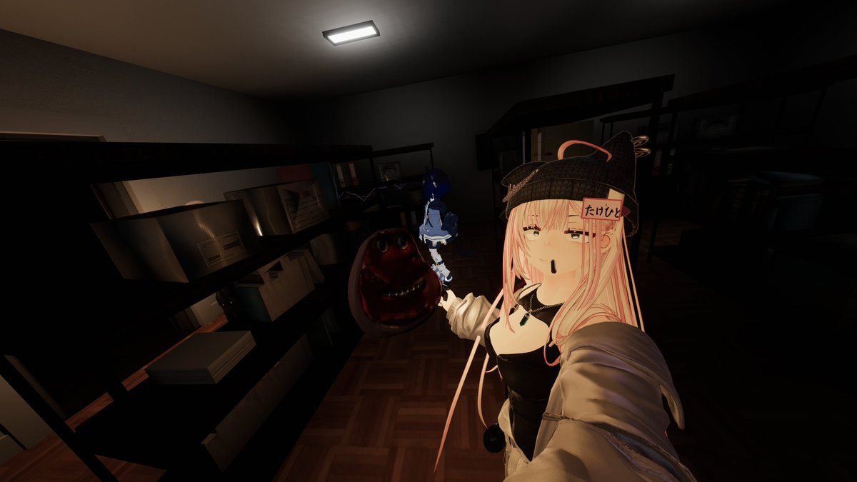 TKK_dev's tweet photo. 昨日のぶいちゃ！
久しぶりにホラワ行ったぜ！？
今回は「CROSSING」というところへ！
正直言って滅茶苦茶ええ感じの怖さだった！
ひむにぃ、れん、マルキスありがとう！
みんなでビビり散らかしてる動画上げるから待っててね！
#VRChat　#チキンサミット https://t.co/N4oAdLFEgf
