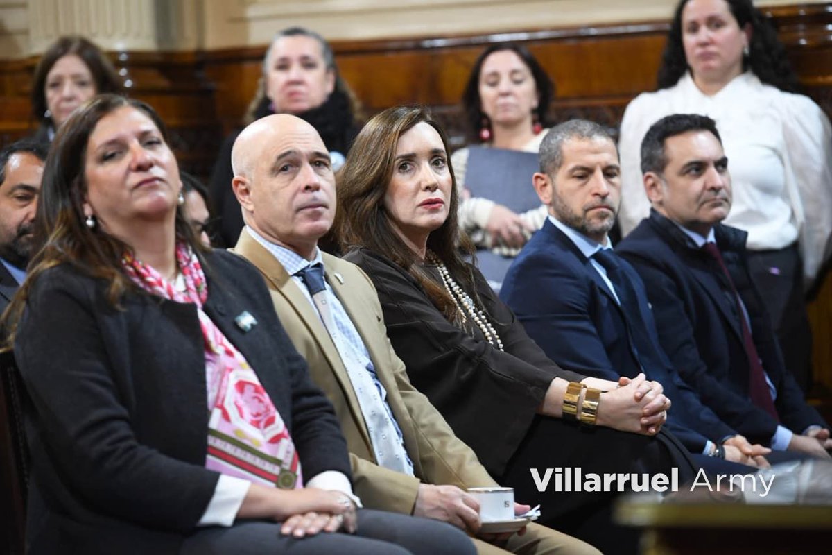 villarruelarmy_'s tweet photo. 🇦🇷 l Ayer, en el Senado, se llevó a cabo el Seminario Internacional sobre la encíclica Magnifica Humanitas del Papa León XIV, una iniciativa de la vicepresidente Victoria Villarruel.

👉🏻 El encuentro convocó a especialistas nacionales e internacionales para reflexionar sobre la dignidad humana, la ética y los desafíos que plantea la inteligencia artificial y las nuevas tecnologías.