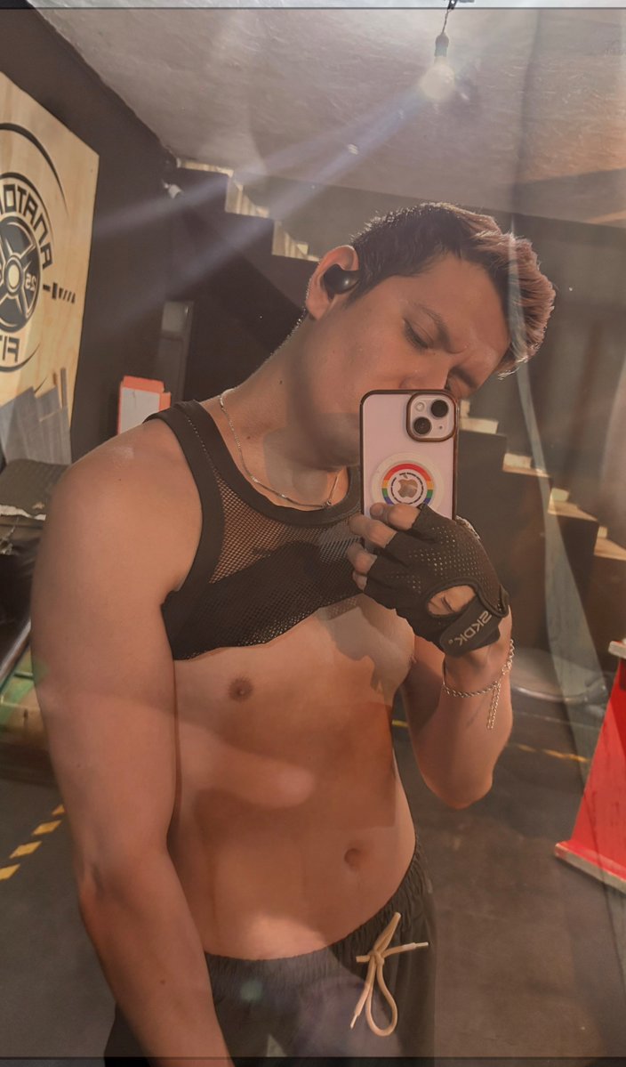 FelipeCuamoR's tweet photo. Qué bueno que volvió en trend 🥵🥵 https://t.co/7eLbkLMBGh