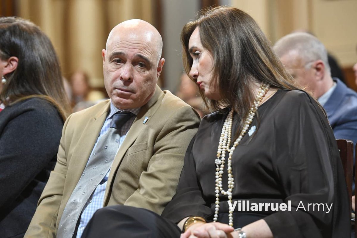 villarruelarmy_'s tweet photo. 🇦🇷 l Ayer, en el Senado, se llevó a cabo el Seminario Internacional sobre la encíclica Magnifica Humanitas del Papa León XIV, una iniciativa de la vicepresidente Victoria Villarruel.

👉🏻 El encuentro convocó a especialistas nacionales e internacionales para reflexionar sobre la dignidad humana, la ética y los desafíos que plantea la inteligencia artificial y las nuevas tecnologías.