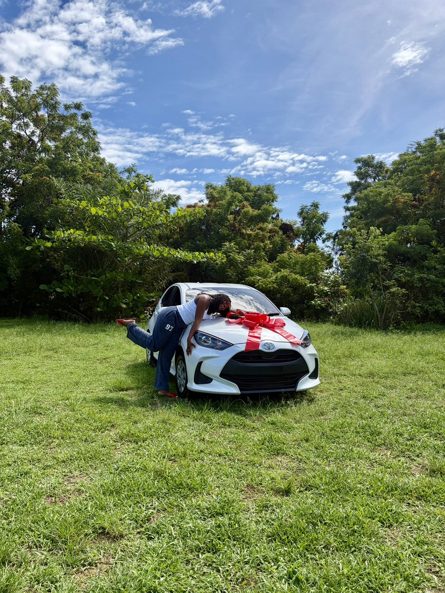 __nessaaa's tweet photo. I did it  y’all, I bought a car!!!🎊🎊🎊 https://t.co/BtyrlLO7aV