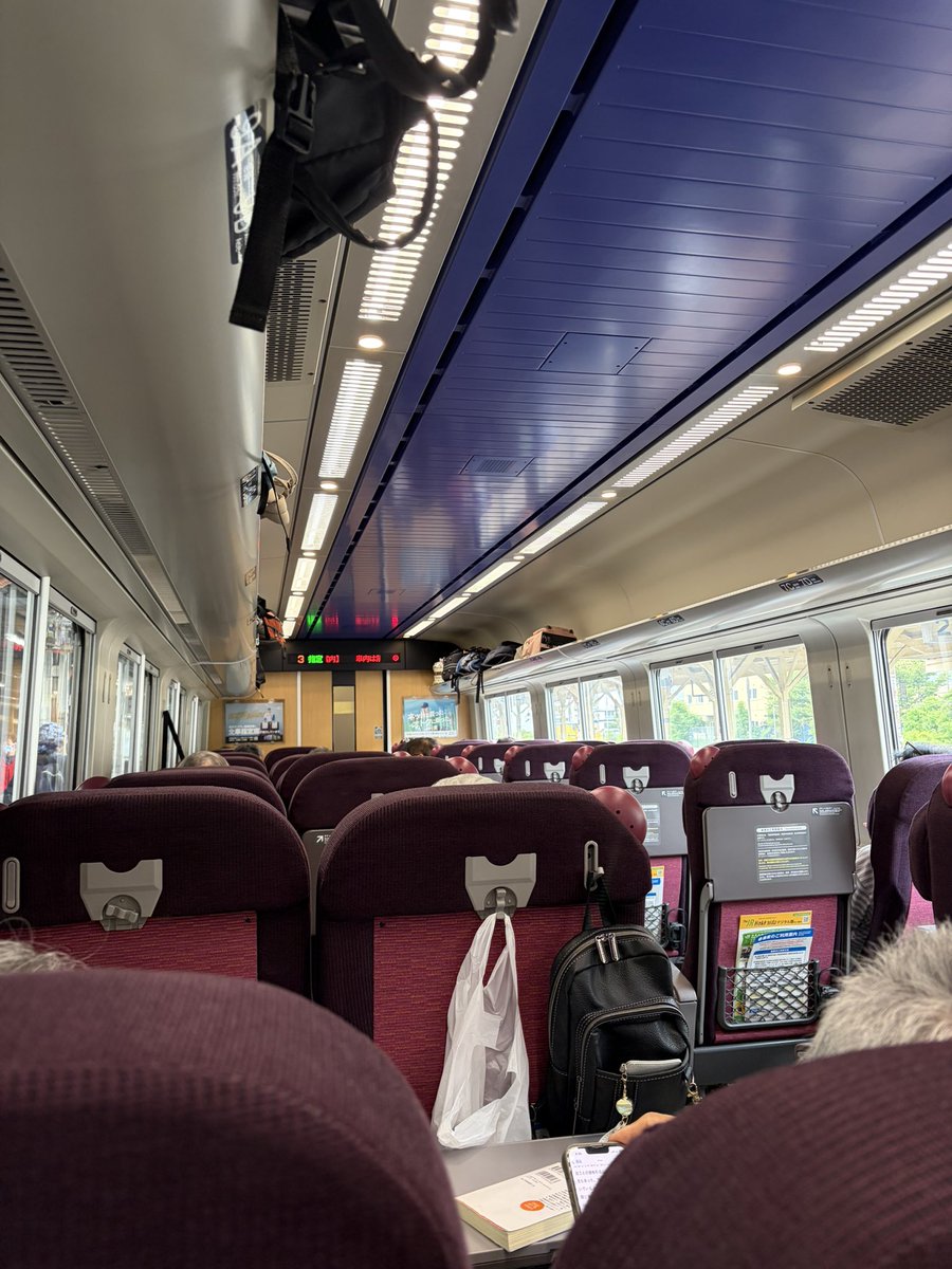 fleece_jp's tweet photo. 朝の釧路駅、おおぞら4号に乗車。 https://t.co/XRMbXRvQTH