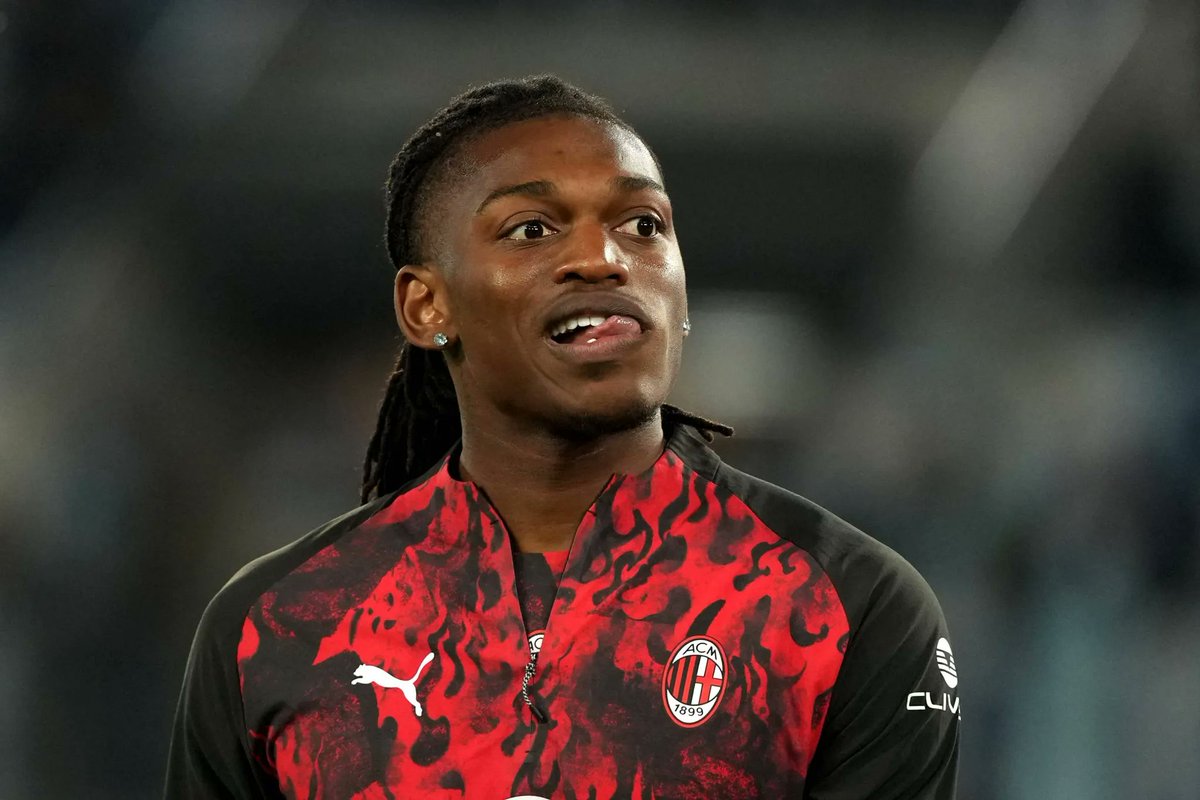 milandepree's tweet photo. URGENTE🚨🚨🚨

O nome de Rafael Leão virou motivo de disputa entre Manchester United e Manchester City, os dois times estão brigando pelo Portugues do Milan.

O United quer que Leão vá pro City, e o City quer que ele vá pro United

🗞️: Fabrizio Millano https://t.co/XG50i2cWk2