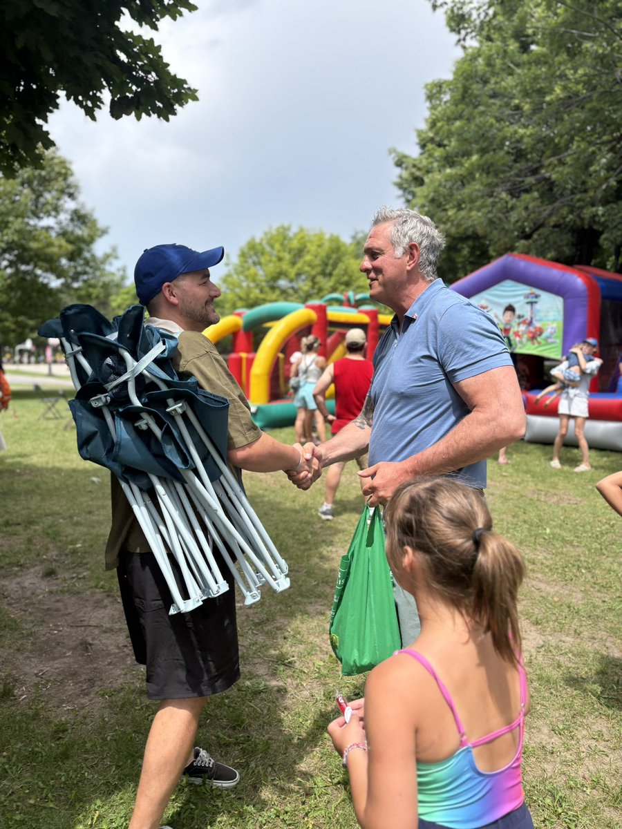 EnricoCiccone's tweet photo. Bonne fête du Canada ! 🍁🇨🇦
Ce fut un plaisir de joindre les nombreuses familles présentes aux célébrations organisées pour l’occasion. https://t.co/udyOpr9myN