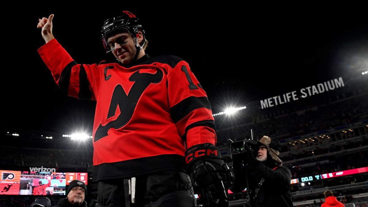 TomsonEhco's tweet photo. Devil forever! Nico❤️

#nhl #captain #switzerland @nicohischier https://t.co/T04Jo7ldlD