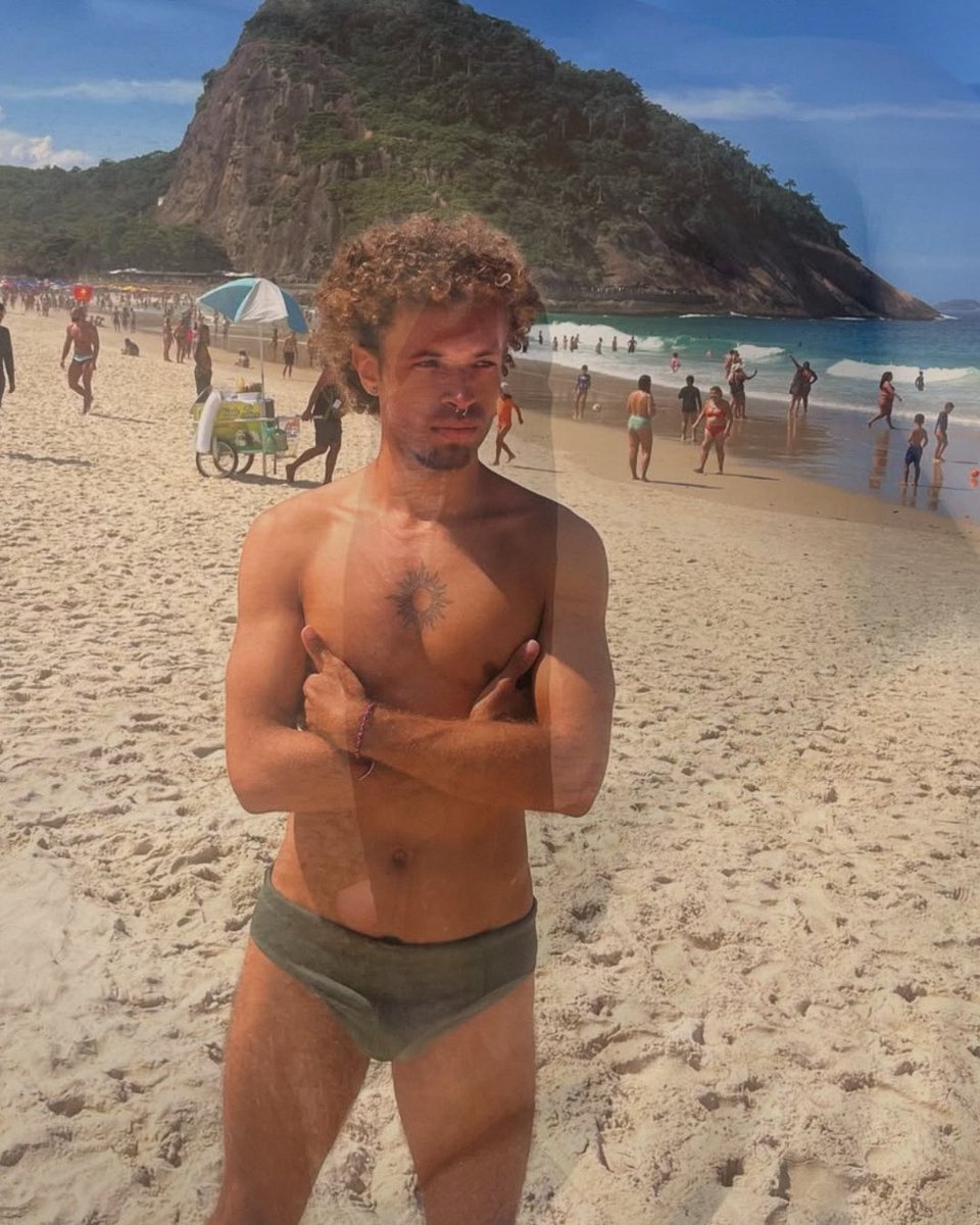 mlk_rickzin's tweet photo. É assim a trend?? https://t.co/BoS5erpy6v