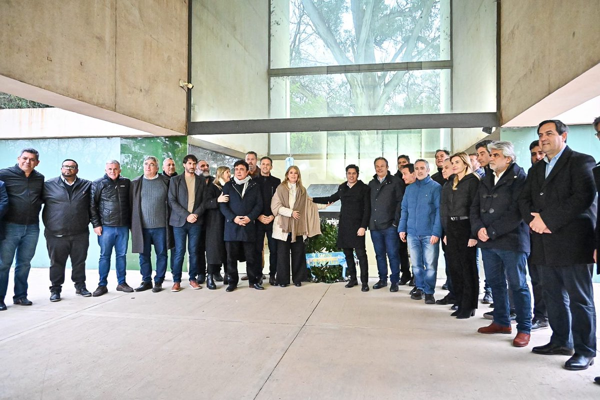 larroqueandres's tweet photo. En la Quinta de San Vicente junto a @Kicillofok, @magariovero, intendentes y compañeros del Peronismo rendimos homenaje al General Juan Domingo Perón a 52 años de su paso a la inmortalidad 🇦🇷✌️ https://t.co/ekfkYRajGw