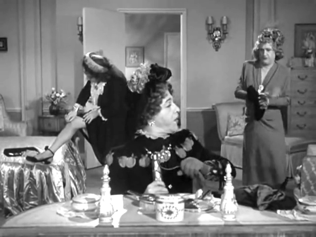 ClownRaynbow's tweet photo. https://t.co/Ey1Ee9V92C
Originally released July 6, 1950 - "Self-Made Maids" starring the # (Moe, Larry, Shemp)

"It’s safe to say that Self-Made Maids is one of the more unusual Three Stooges short films — Moe, Larry and Shemp play all of the roles in the film. The film …" https://t.co/oV4F0oYS3j