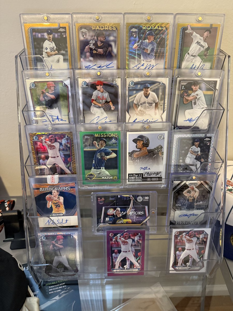 BIGe145's tweet photo. Just moved into a new house last week, and the collection also got moved. I’m calling it the Great Wall of Iowa. (I need more) @CardPurchaser https://t.co/yNpVJGkNhN