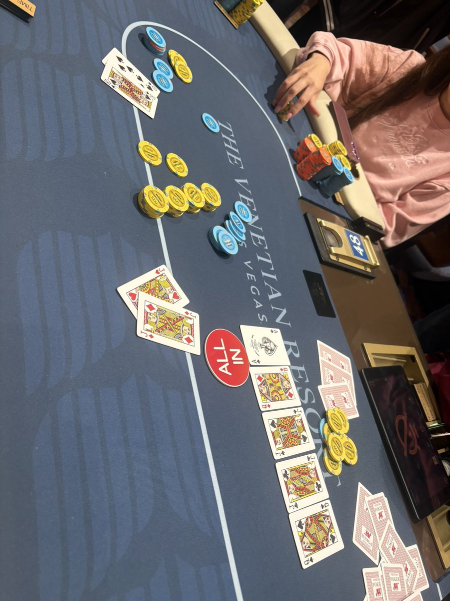 GTO_Diaper's tweet photo. Quads are USUALLY a good hand…. https://t.co/NpBIRiQn72