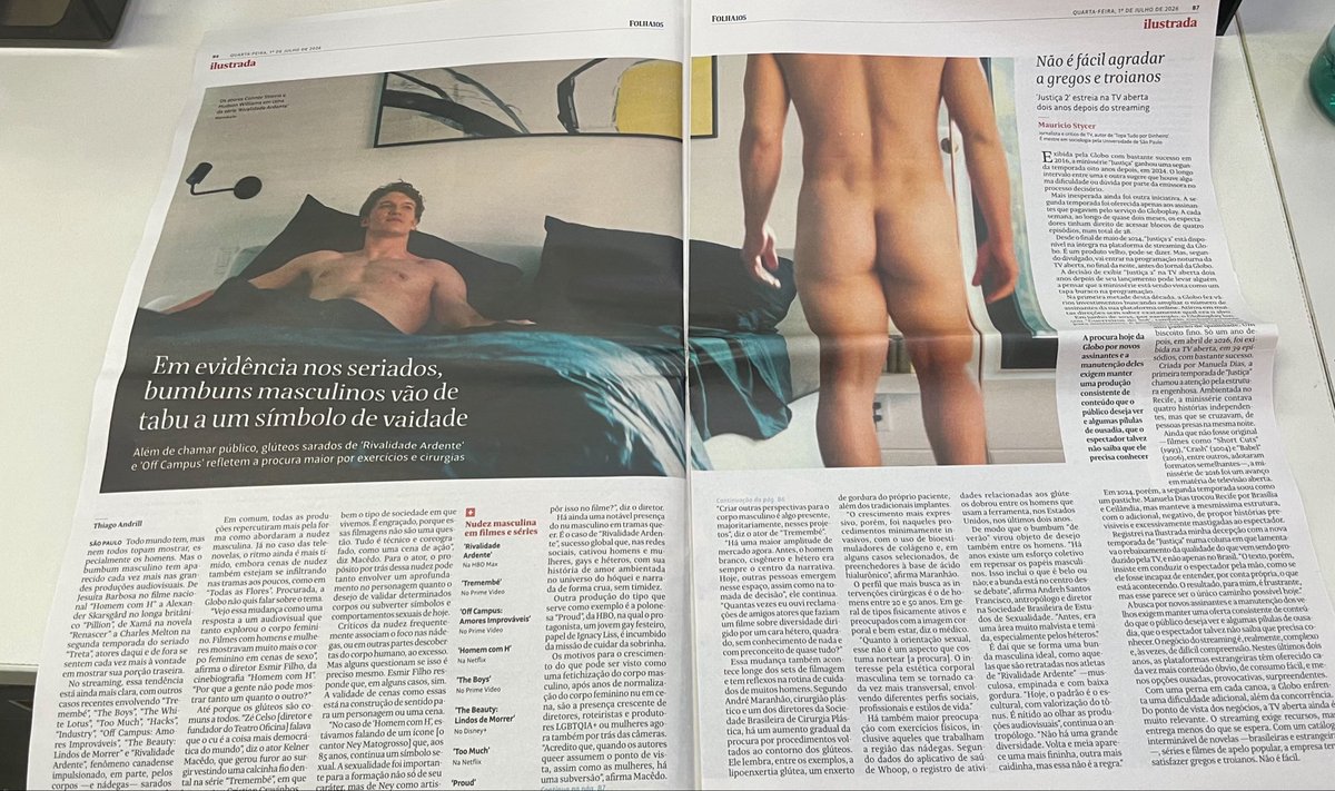 HeatedRivalryBR's tweet photo. Quem comprou o Folha de São Paulo impresso hoje teve uma grata surpresa: a bunda de Shane Hollander assim, sem censura! 🍑

📸 @shanehllndrs https://t.co/Sigv9cVFOC