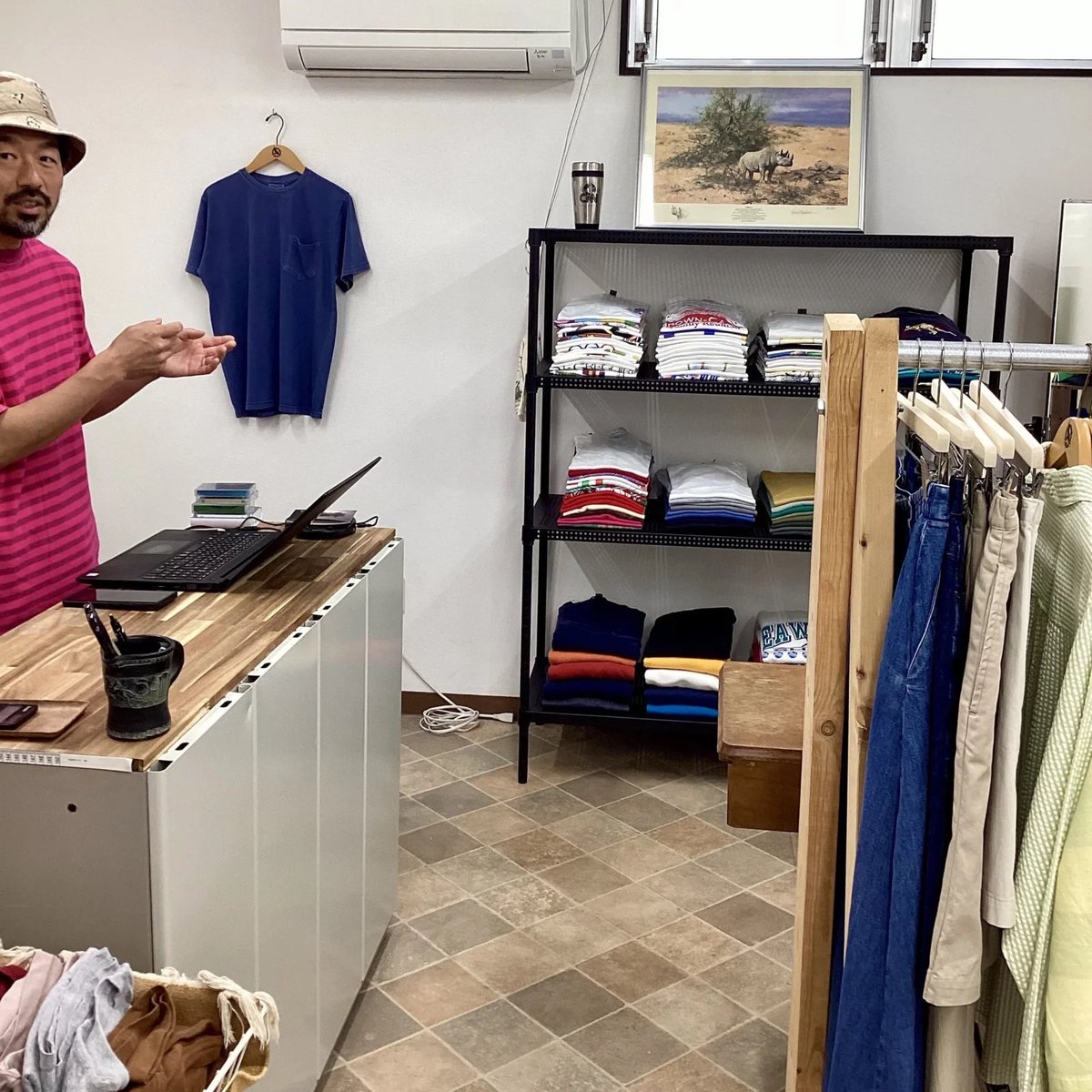 POPEYE_Magazine's tweet photo. 『PEOPLE BOOKSTORE』店主の植田浩平さんによる「タウントーク」もいよいよ最終話。自身の本屋を構える天久保地区はつくば市内でも特殊なエリアでーー。
https://t.co/nVy9aKxfBQ https://t.co/NB95npRpPa
