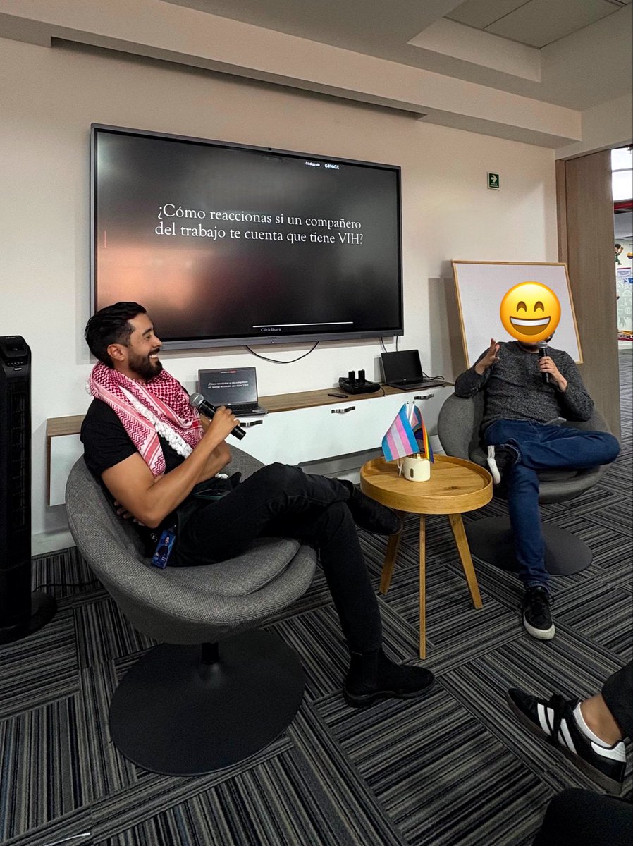 andres_bc_'s tweet photo. Llevando una charla sobre VIH/Sida, diversidad, consumo y salud a mi oficina. 

Hoy más que nunca, abramos espacios, visibilicemos, hagamos frente a la ignorancia y el discurso de odio con conocimiento. 🫰🏽 https://t.co/VVty33NWEX