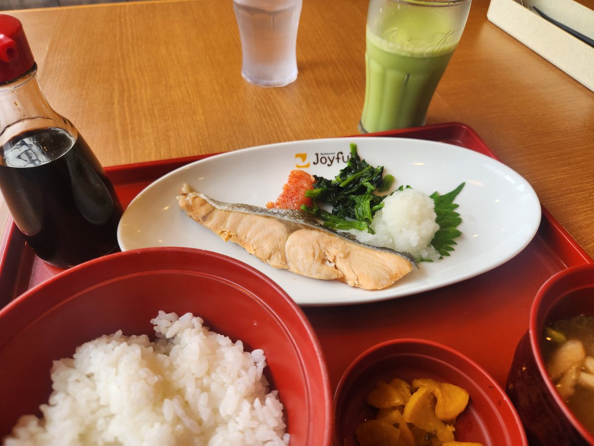 2487fnaoto's tweet photo. 昨日は大変な１日…

1️⃣体調不良

2️⃣ミーちゃん🐱💕
朝🕗にお外出て、豪雨の中、戻らんのよっ💦
こんなことは初めてっ💦
夕方、これはおかしいと２人で探しまくって、もう涙目っ😭
半分諦めてたら、🕙
おかんが抱っこして帰ってきたっ😢

よかった～💝

心配したからお腹すきましたっ🍚🌄

おはよう🌅 https://t.co/ab1HOAjVqD