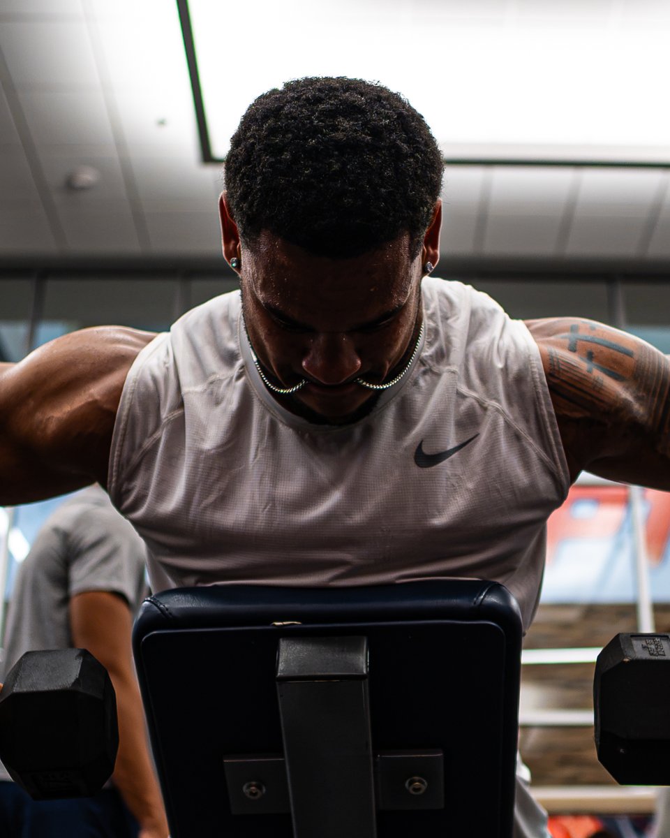 IlliniFootball's tweet photo. Paid in sweat. https://t.co/96Vo0HS4CH