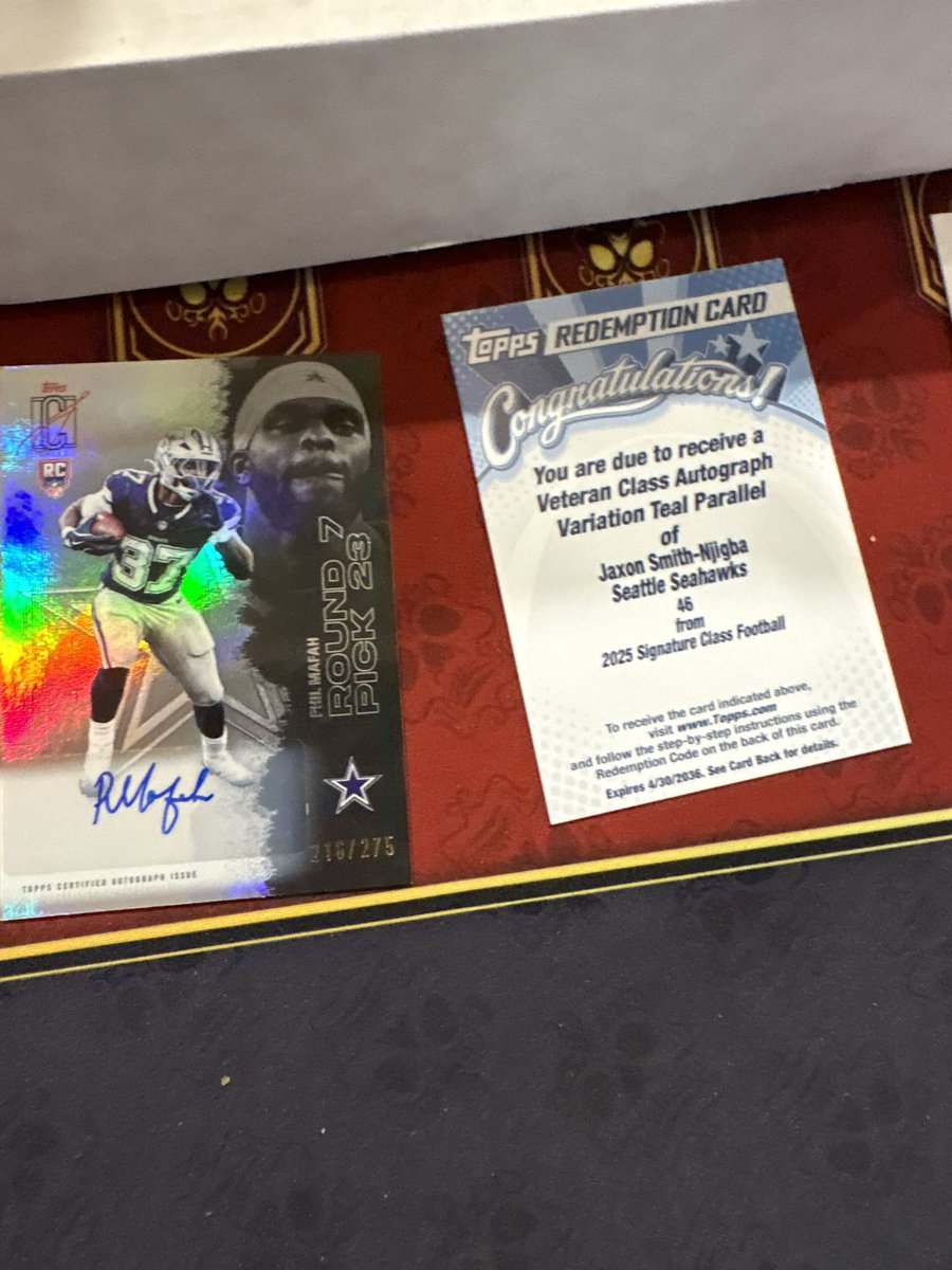 A_Eiser's tweet photo. Got a blaster from Walmart and first pack got two autos back to back. Couldn't believe it then literally next pack pull an out of /25. Complete nonsense from a blaster @CardPurchaser https://t.co/K6pSPN1pEi