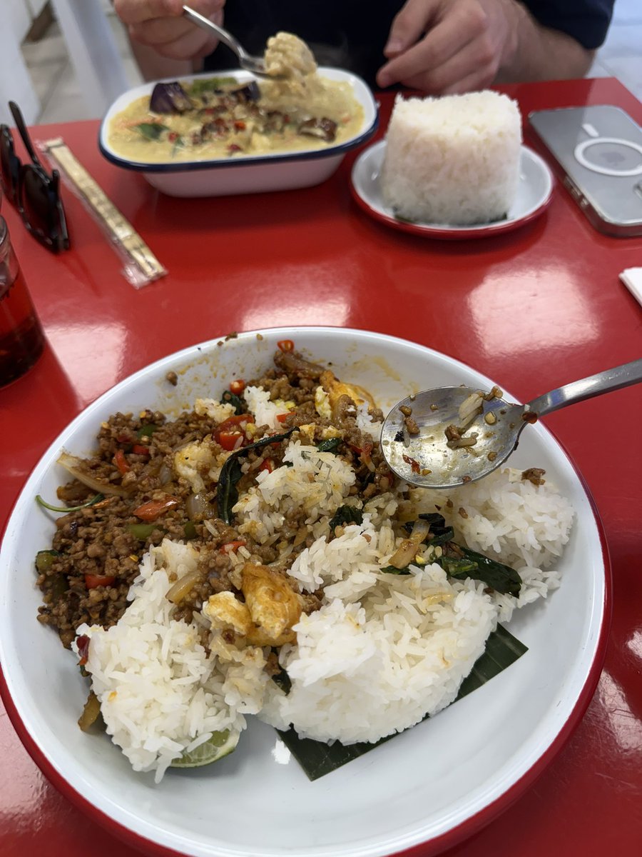 arthurparkk_'s tweet photo. Good food to keep you going is prolly the most underrated hack. https://t.co/cAPfx49VnB