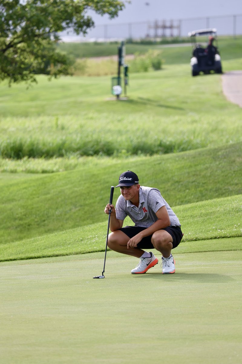 NebraskaPGA's tweet photo. On a heater. Solo leader. 🔥
Current @HuskerMGolf member and Omaha native @BengeJackson is 9-under on his round and -13 for the tournament.
He birdied No. 9, 10, 11 and 13! 👏
#NEQualifier | @pinnbankgolf https://t.co/sLdJKvtAFA