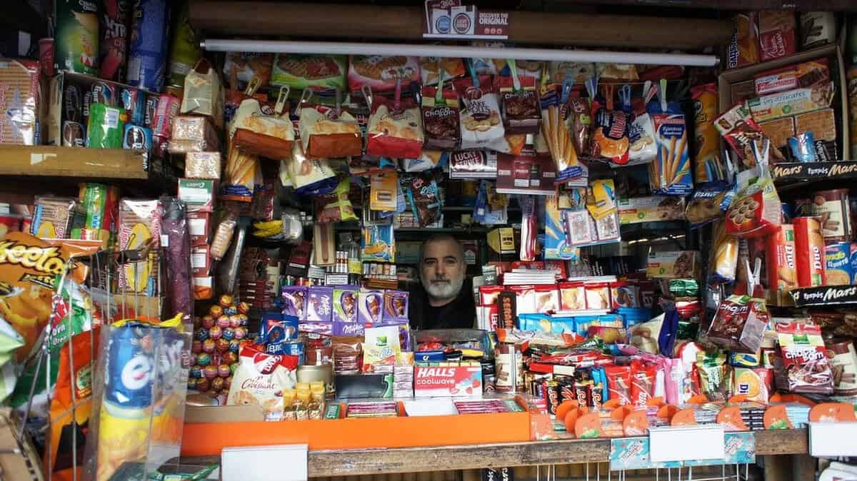 greekcitytimes's tweet photo. The Decline of the Greek Periptero: An Endangered Urban Icon https://t.co/prYQt2YKNT https://t.co/6ExZyCewSu