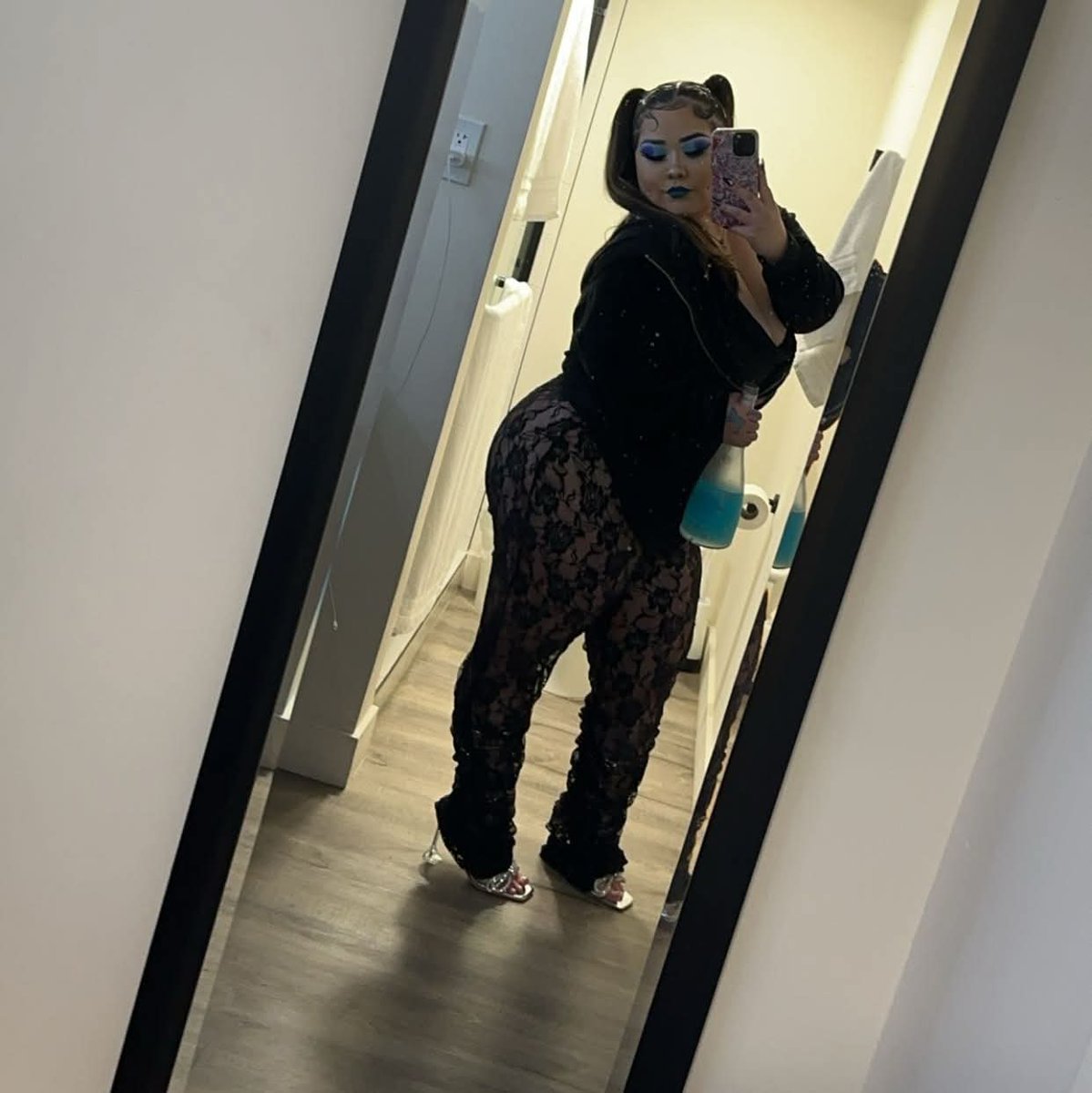 505_dude_'s tweet photo. FaceBook Baddie 😛 
Lmk Fo P2
#fatass #slut #hoe #thot #phatass #ass #makeup #baddie #bigass #facebookhoe #facebookbaddie #facebook https://t.co/n236ltQGZg