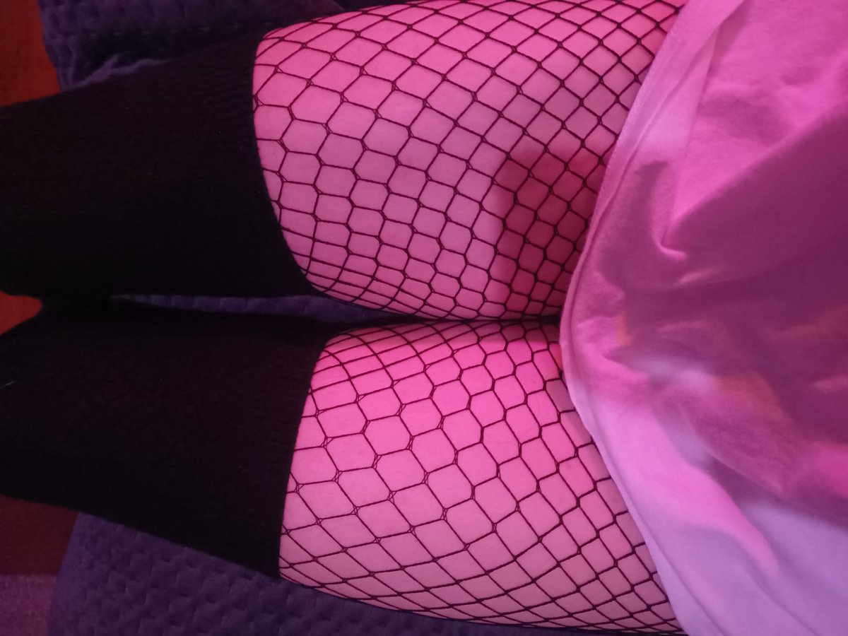 AgileGhost01's tweet photo. Some silly thigh picssss :3 https://t.co/wXOCp4fRsJ