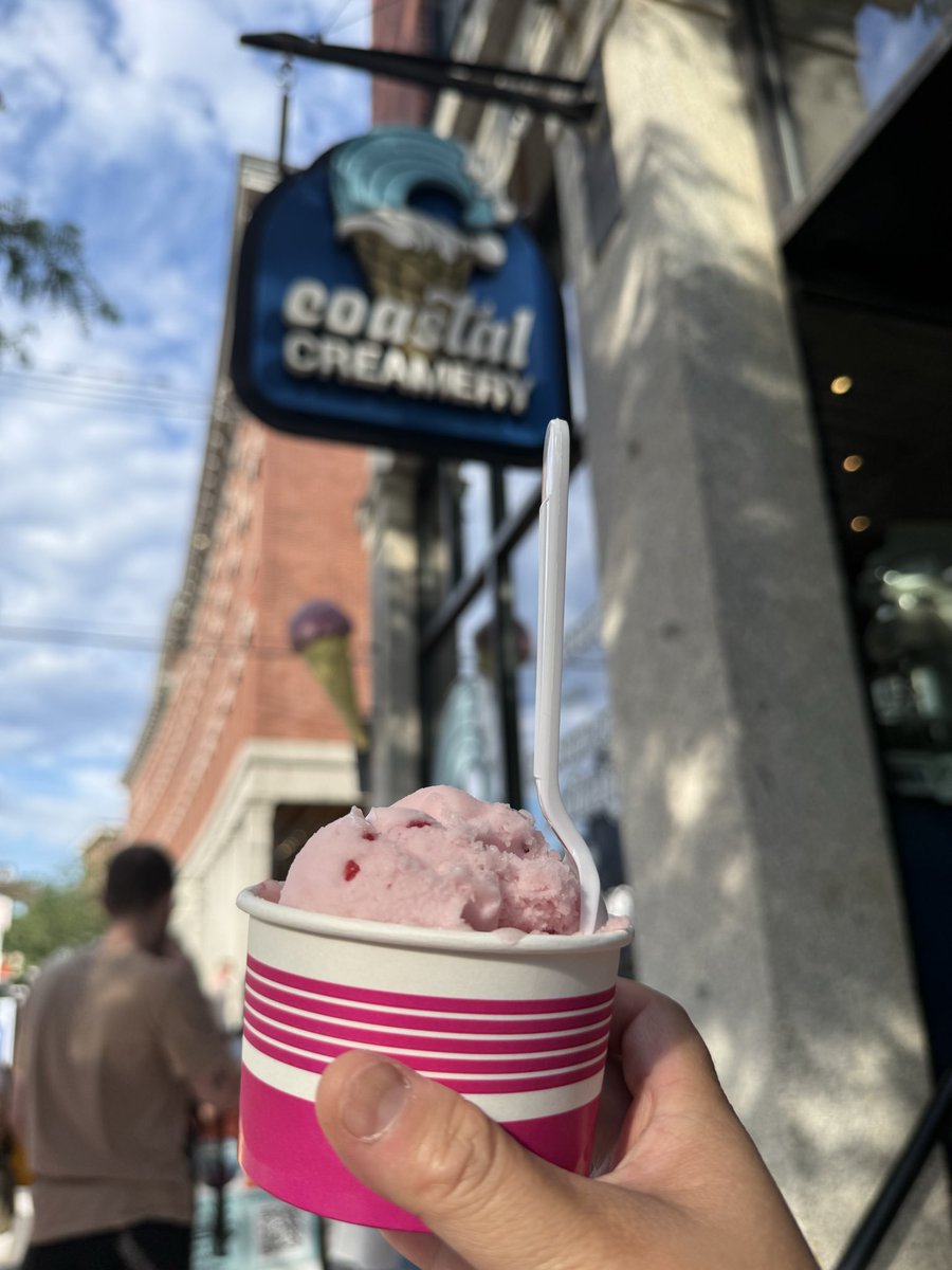 jctdining's tweet photo. raspberry sorbet. coastal creamery. https://t.co/cNGA1rrzW6