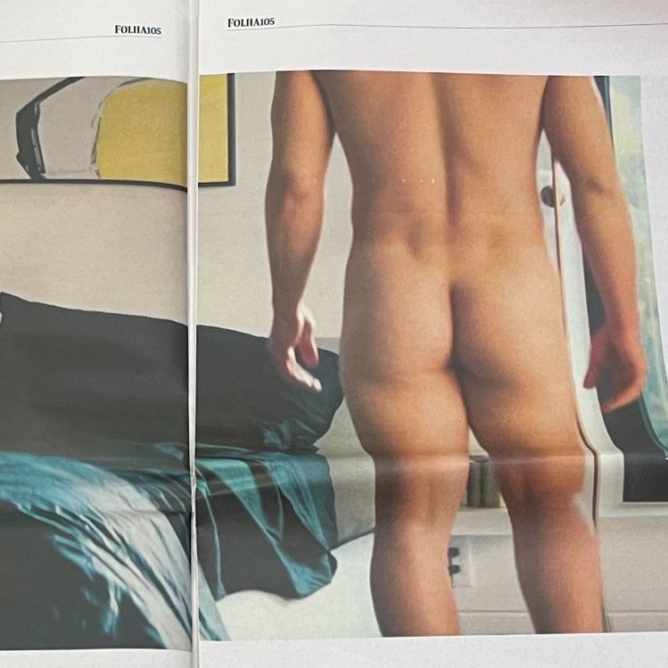 HudsonwilliamMX's tweet photo. Hudson Williams como Shane Hollander (o más bien, una parte de él) apareció en la edición impresa de Folha de São Paulo, en una nota que habla sobre los traseros masculinos dejando de ser tabú para convertirse en un símbolo de vanidad🍑
Vía @shanehllndrs