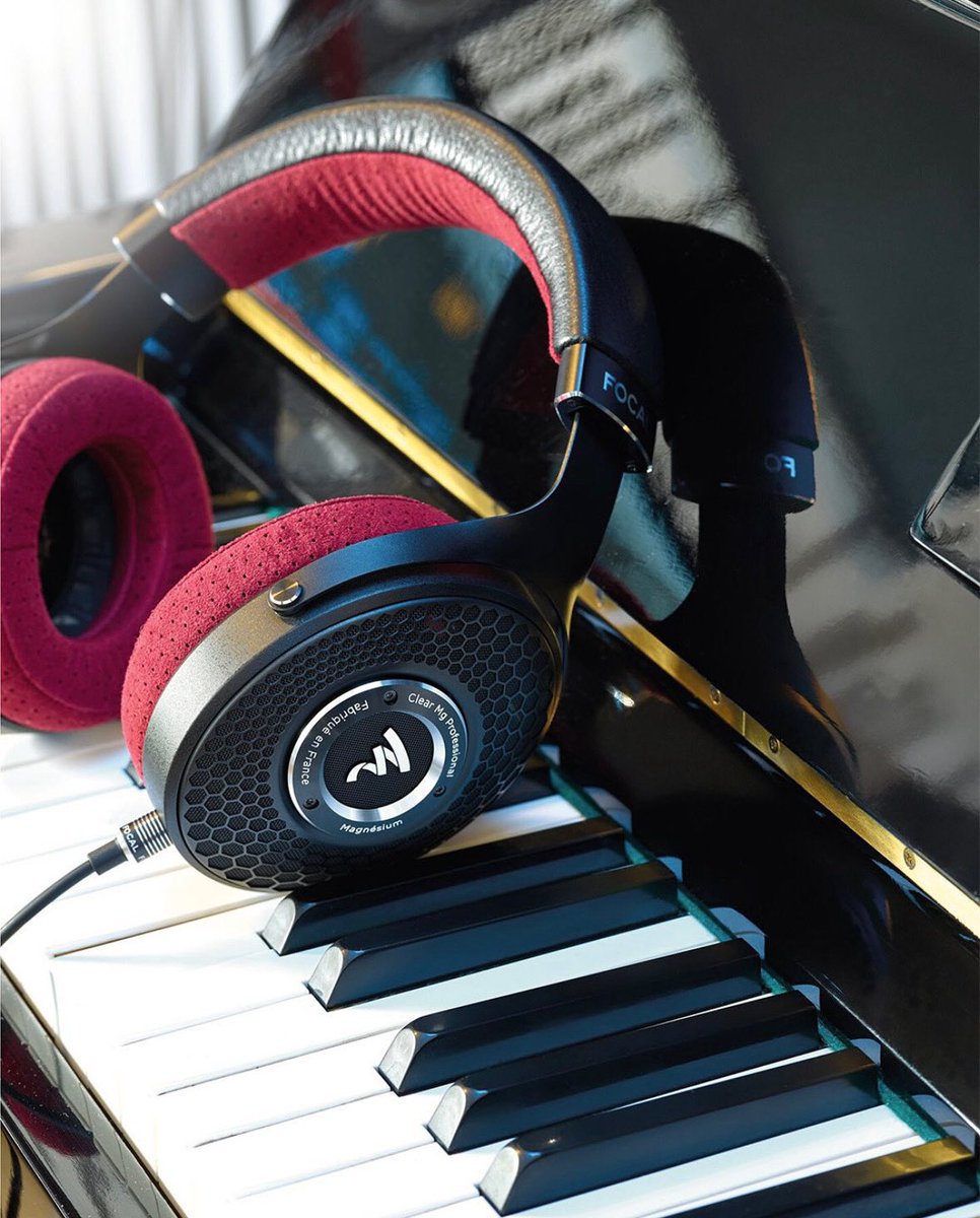 Sinamex's tweet photo. “The Clear MG Pro achieve some of the most remarkable detail that I have ever heard in a headphone.” - Recording Magazine

Focal Clear MG Professional (SGD1,795) Open-back Reference Studio Headphones / / https://t.co/5abaG0eHLG https://t.co/vUFLo8zV8o