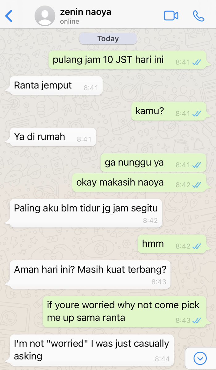 kamihiteo's tweet photo. naomeng sok santai padahal hati terbantai https://t.co/Z8EooqykBT
