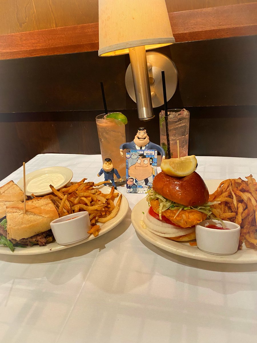Iluvtheworld43's tweet photo. 🇺🇸: and of course it’s not a complete stan smith birthday celebration without everything that i had planned in advance!

starting the day with breakfast, taking him to a steakhouse &amp; ending the day with his birthday cake. anything he wants, he gets from me ❤️🤍💙 https://t.co/fxtqKbB0D2