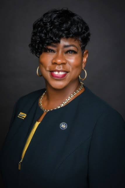 Dapper_Det's tweet photo. This is Bronx NY District Attorney Darcel D. Clark, the Black Lives Matter DEl race hustling anti-police pro-criminal POS that just set an illegal alien pedophile that raped a 13-year-old girl—free on "supervised release".

@BronxDAClark is Marxist BLM scum. https://t.co/1Ez0Lk9wYO