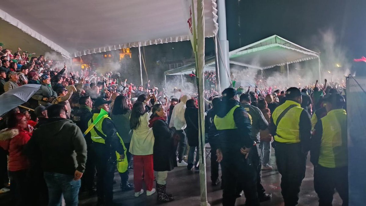 edomexaldia's tweet photo. SSEM desplegó +1,500 elementos para garantizar seguridad en festejos del partido México-Ecuador #EstadoDeMéxico #SSEM 

https://t.co/iMNbfYYmqI https://t.co/tUGxdOkCCs