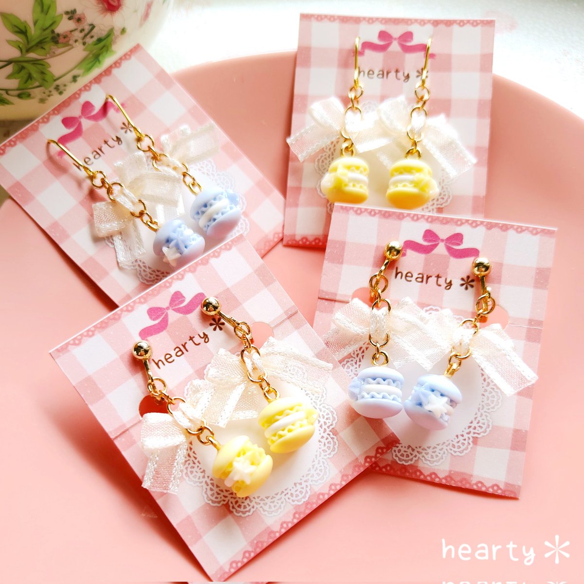 おはようございます✨️ マカロンのイヤリング＆ピアス💛🩵 フリルの