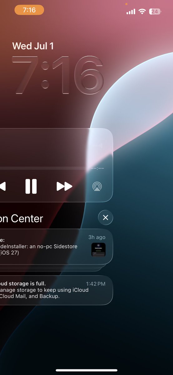 JackSpyNinja's tweet photo. I’ve been experiencing this weird glitch in iOS 26.6 beta three. https://t.co/j0d5sCGuRR