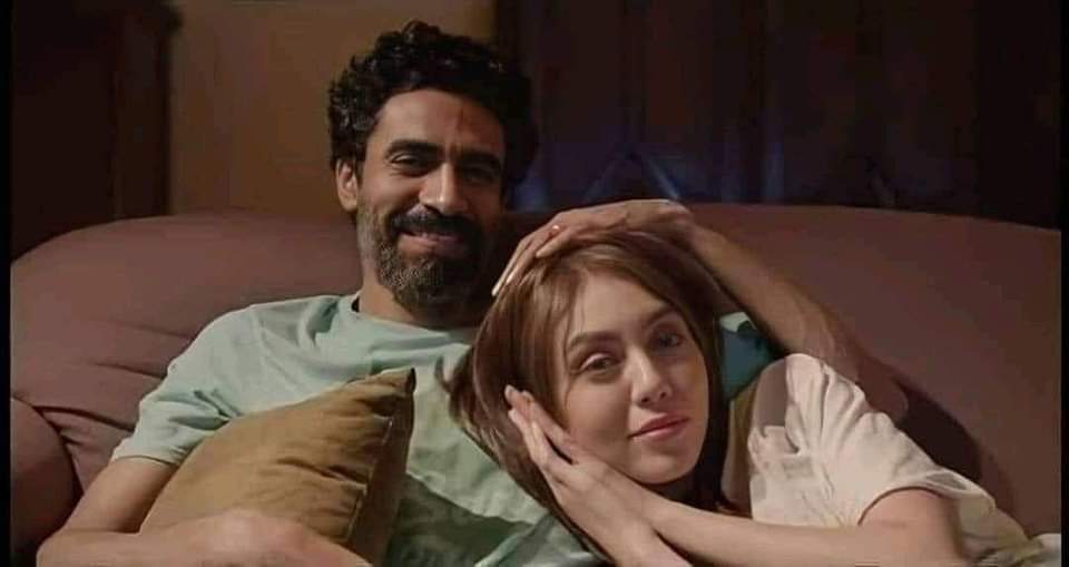 cinemalines721's tweet photo. -وأنا جنبك بنسى إن الدنيا فيها ناس قاسيين ”. 

- سابع جار | ٢٠١٧ https://t.co/CePeT52mNY