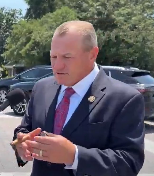 Dingodog's tweet photo. @essenviews @RepTroyNehls…an out of touch fat cat smoking cigars and gorging on steak and lobster while Americans suffer. #MAGA, you voted for this asshat. #VoteOutGOP #GOPClownCarOfTheDamned #VoteBlueToSaveAmerica @GOP #GOP #RepublicansAreTheProblem #Republican https://t.co/lzVeDjYqck