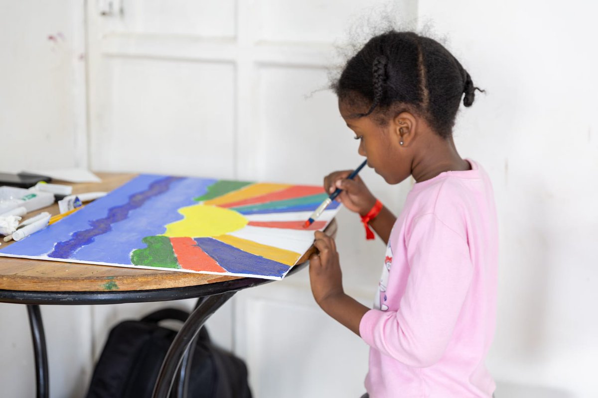 Pollinationproj's tweet photo. When words are hard, art speaks. In Nairobi, George Lubanga is building a sensory-friendly space where neurodiverse children express emotions through play and art therapy. Grassroots change, rooted in community. 🧡 
#FromSeedsToImpact #ArtTherapy #Kenya https://t.co/5jJobbtVdx