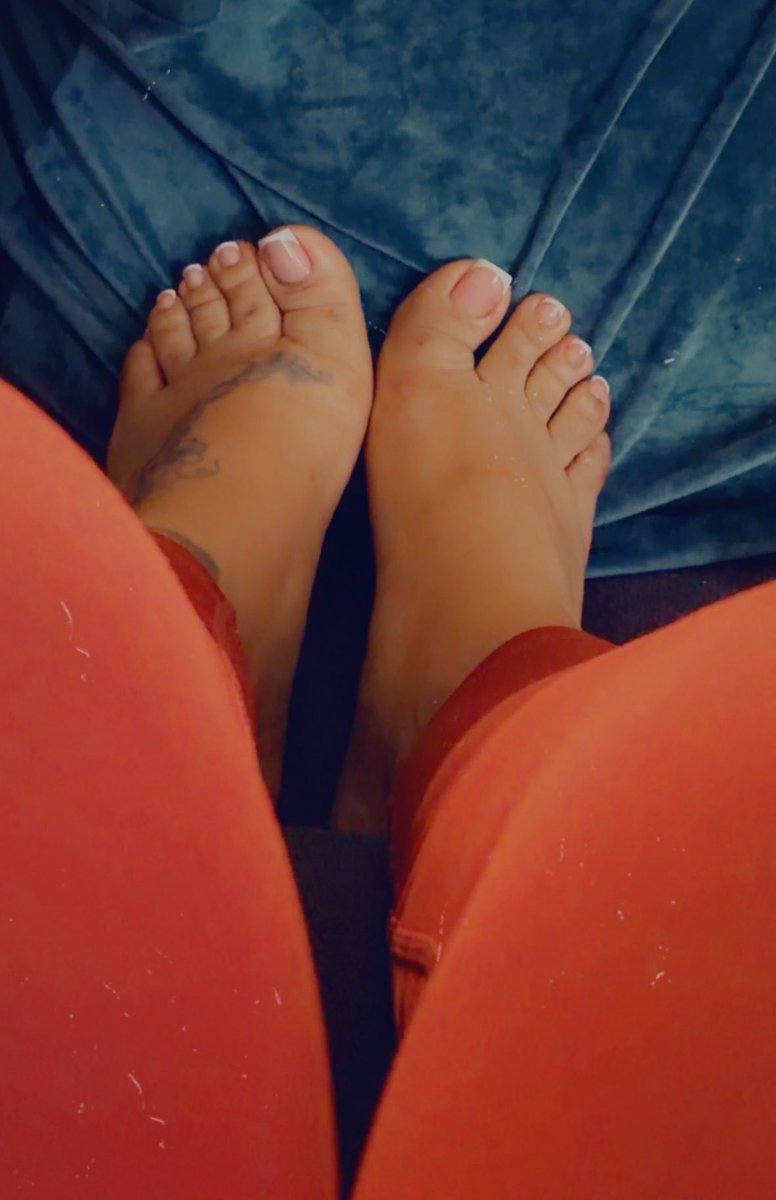 PrittyFeet_'s tweet photo. Soft steps👣 #FreshPedi #FreshPedicure #Feet #Foot #FeetFetish #FootFetish #FootTattoo #FeetTattoo https://t.co/pZNgQSVtlV