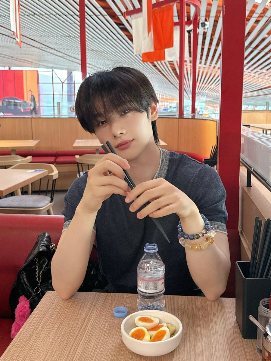 Worrawa70149348's tweet photo. มอนิ่งน้องนายกับเช้าที่สดใสตื่นมาขอให้สดชื่นแจ่มใสจิตใจเบิกบานมีความสุขสดชื่นตลอดทั้งวัน ทำอะไรก็ราบรื่น มีพลังงานในการทำงานเต็มเปลี่ยม คิดสิ่งใดขอให้สมปรารถนา ไม่เจ็บไม่ป่วยอย่าลืมหาของที่อร่อยๆทานด้วยน๊า 

MORNING 02 NNINE
#นายท่านกรชิต #Nine
#GaoQingChen #高卿尘
@naninenai99 https://t.co/jOuVYRxsS6